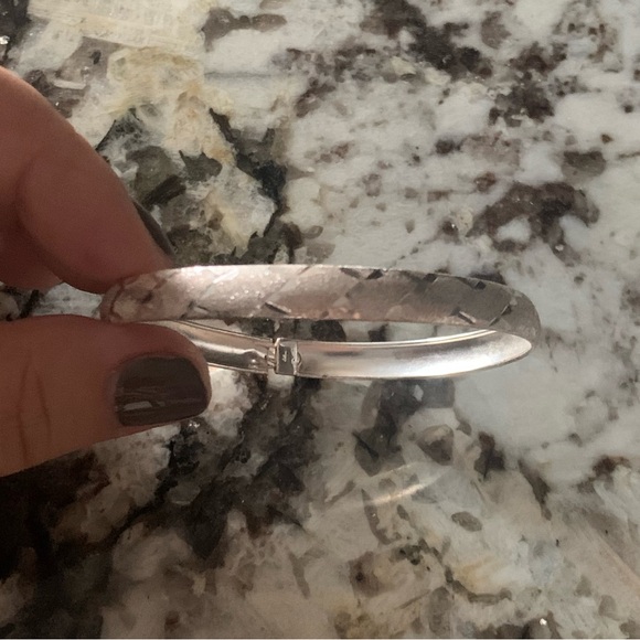 Vintage Sterling Silver Diamond Cut Bracelet, Stamped 925 - Picture 5 of 14